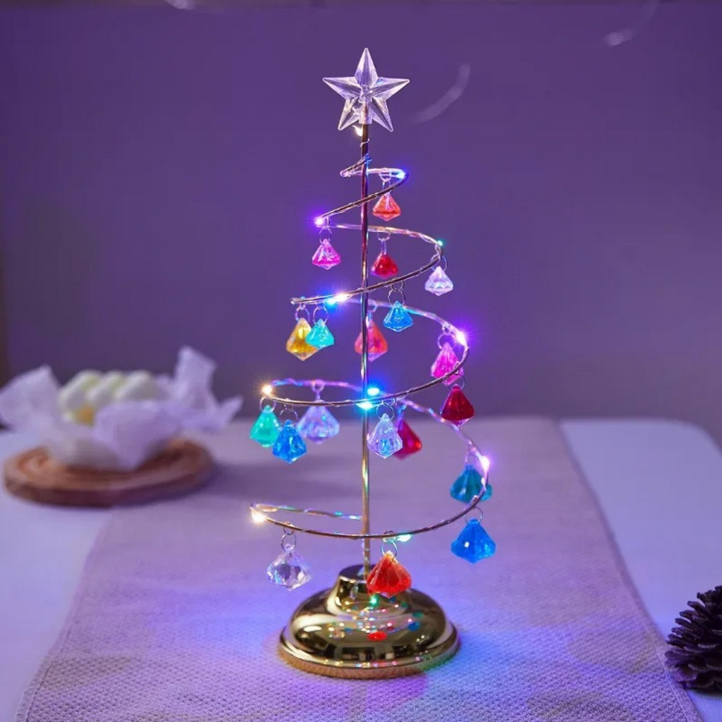 Árvore de Natal em Metal Iluminada com Luzes e Pingentes