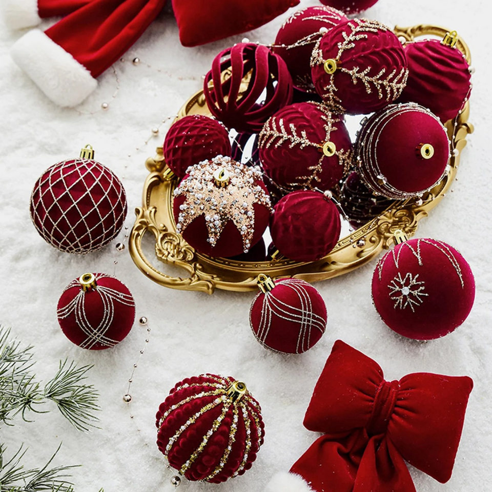 Bolas de Natal Pintadas e de Pelúcia Vermelhas para Árvore de Natal