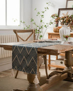 Caminho de Mesa Geométrico em Jacquard com Borla para Decoração
