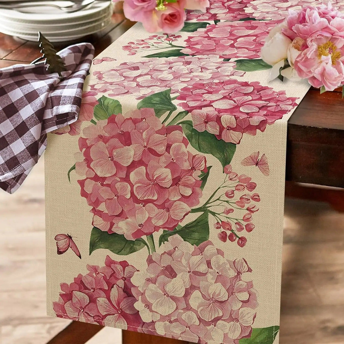 Caminho de Mesa de Linho com Estampa Floral de Hortênsia e Borboletas
