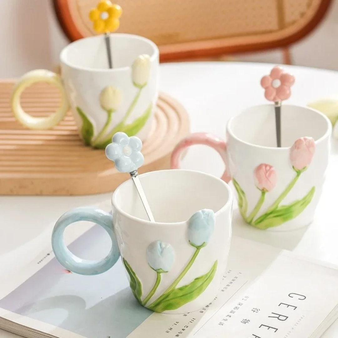 Caneca de Cerâmica Esculpida à Mão de Tulipa Com Colher