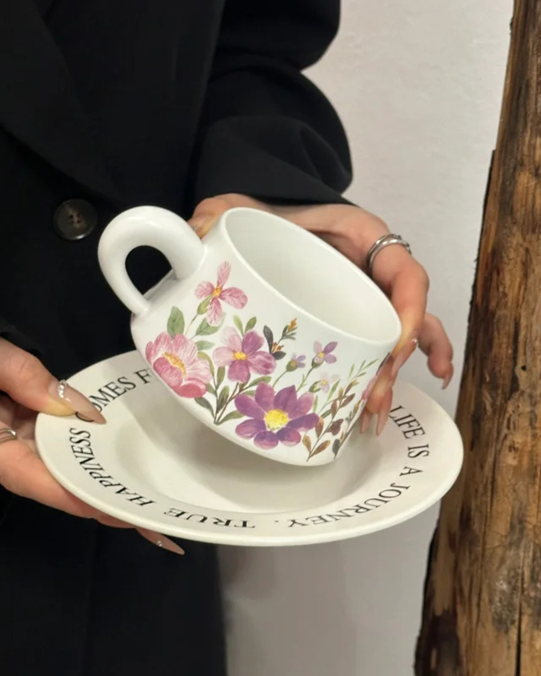 Conjunto de Pires e Caneca de Cerâmica