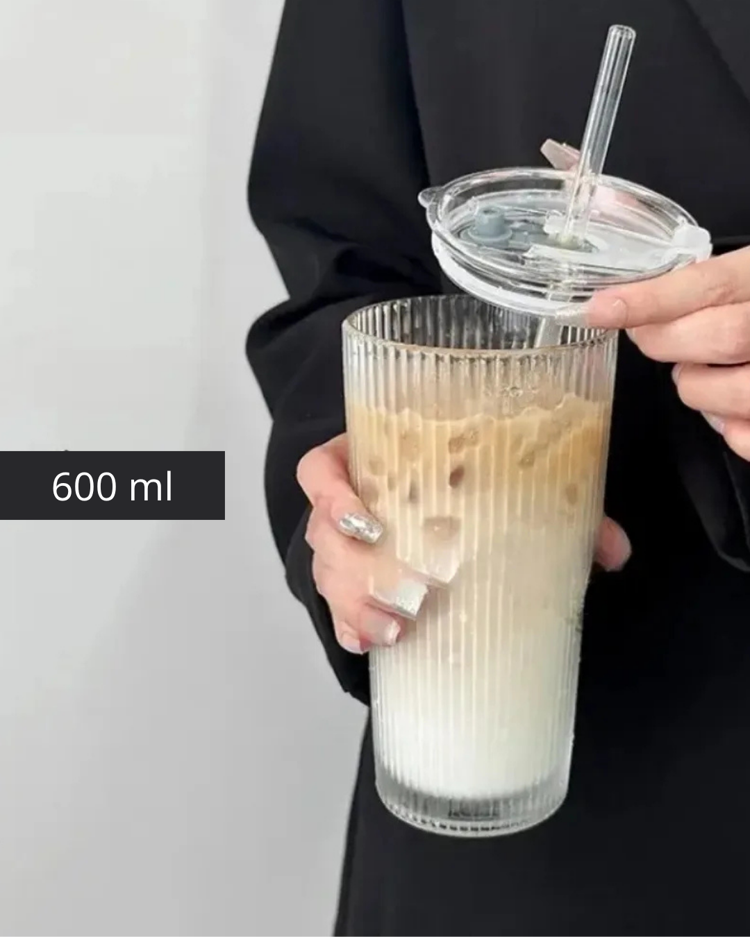 Copo de Vidro Listrado com Tampa e Canudo 600ml