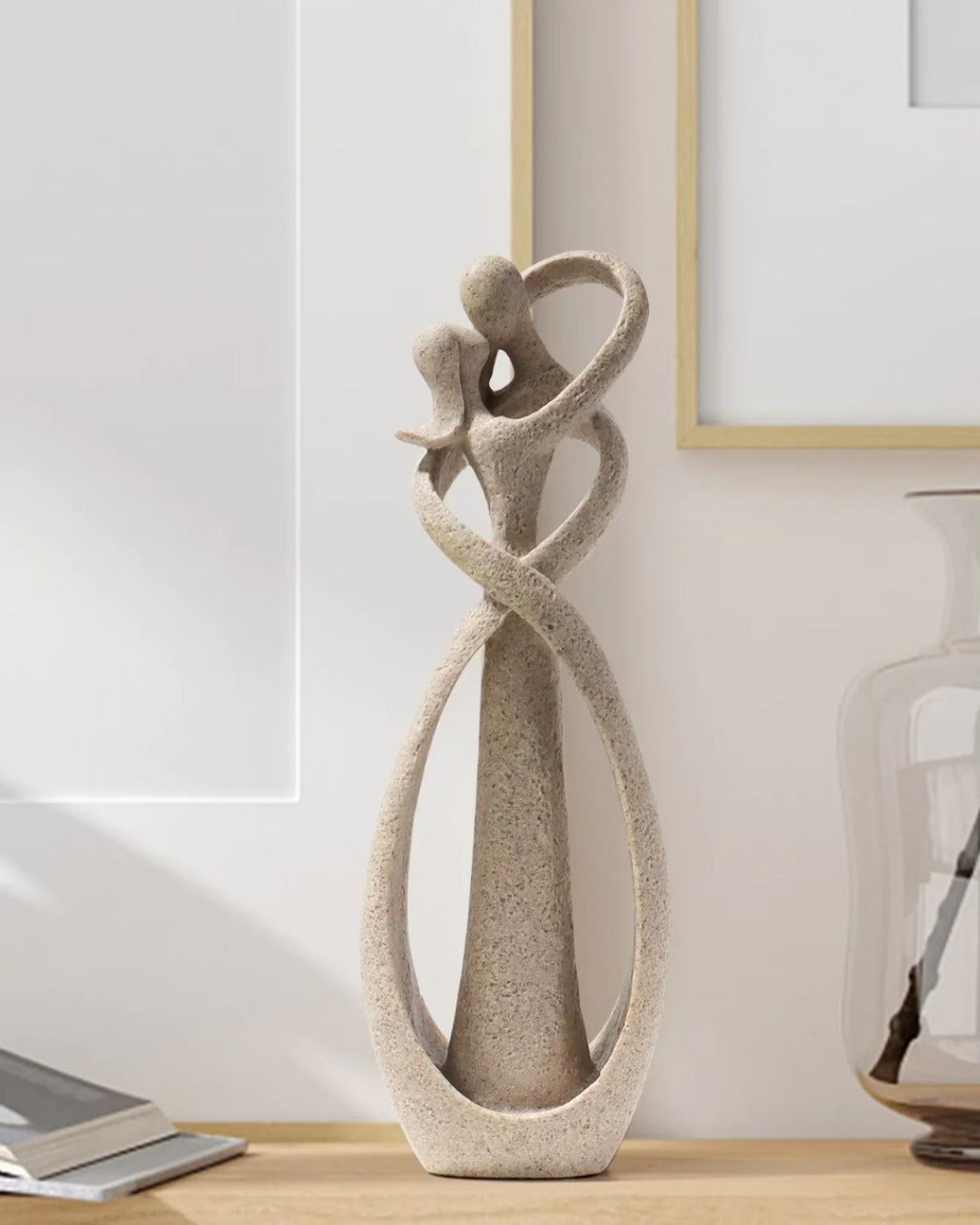 Escultura de Casal Abraçado Decoração Afetiva para Sala Quarto ou Escritório
