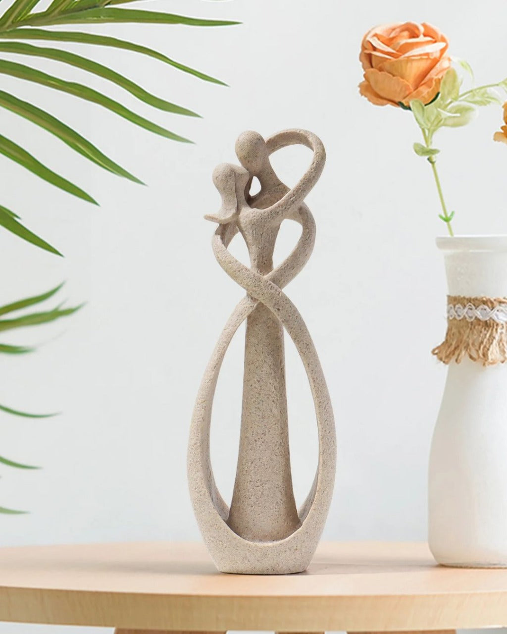 Escultura de Casal Abraçado Decoração Afetiva para Sala Quarto ou Escritório